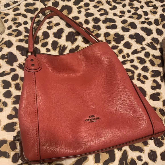 VtgTreasures4U's tweet photo. So good I had to share! Check out all the items I'm loving on @Poshmarkapp from @tara_reimann #poshmark #fashion #style #shopmycloset #decocrated #coach #nfl: https://t.co/ckakrfuDKS https://t.co/N8xZUNZbtS