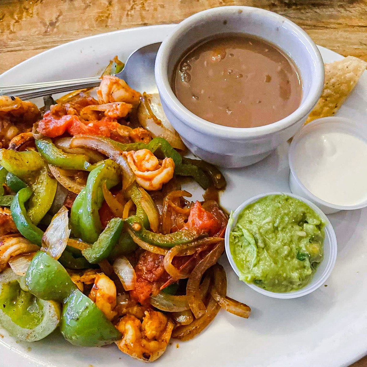 PuertoAlegreSF's tweet photo. There's nothing better than a meal that reminds you of home🏡💜:  A classic #Milanesa and a fiesta of #Fajitas 🤤. The icing of the cake? Peach #Margaritas!

📸Thank you Julieta Vallejo for these great photos!

#mexicanfood #homesweethome #sfstyle #bayareaeats https://t.co/gwENI6sMNu