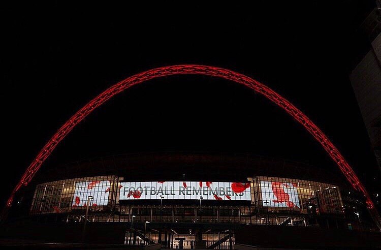 #wewillremember #LestWeForget 🌹

📸 #repost from 2020 <a href="/wembleystadium/">Wembley Stadium</a>