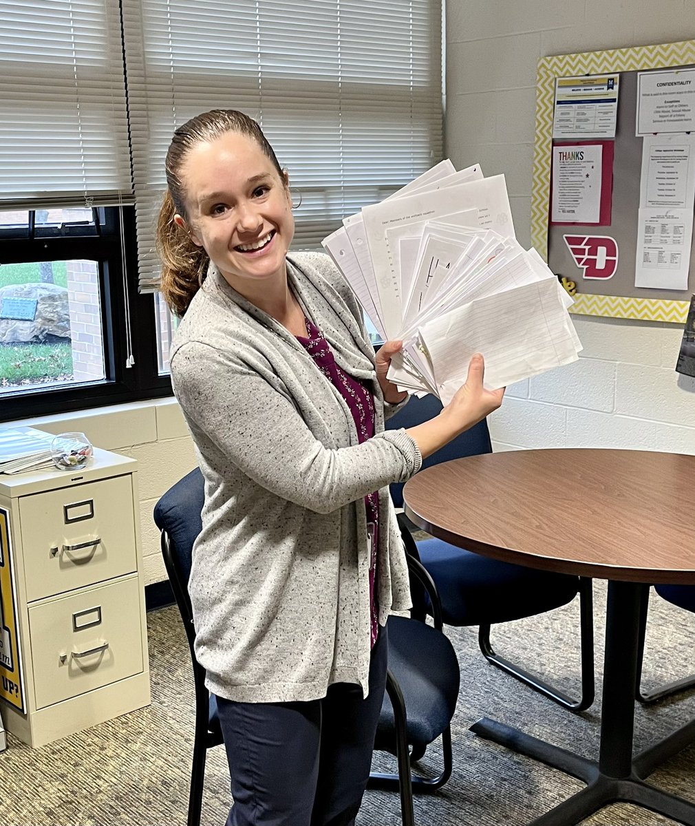 MadCounseling's tweet photo. MHS Key Club heard from our own Mrs. Uihlein about her brother who serves in the Navy. They wrote his squadron and him letters for Veterans Day. They arrived just in time. Great job Key Club!
#VeteransDay
#MadeiraServes
#Thankuforyourservice
@MadeiraHSPrin
@g_bloomstrom https://t.co/hye9jXExDB