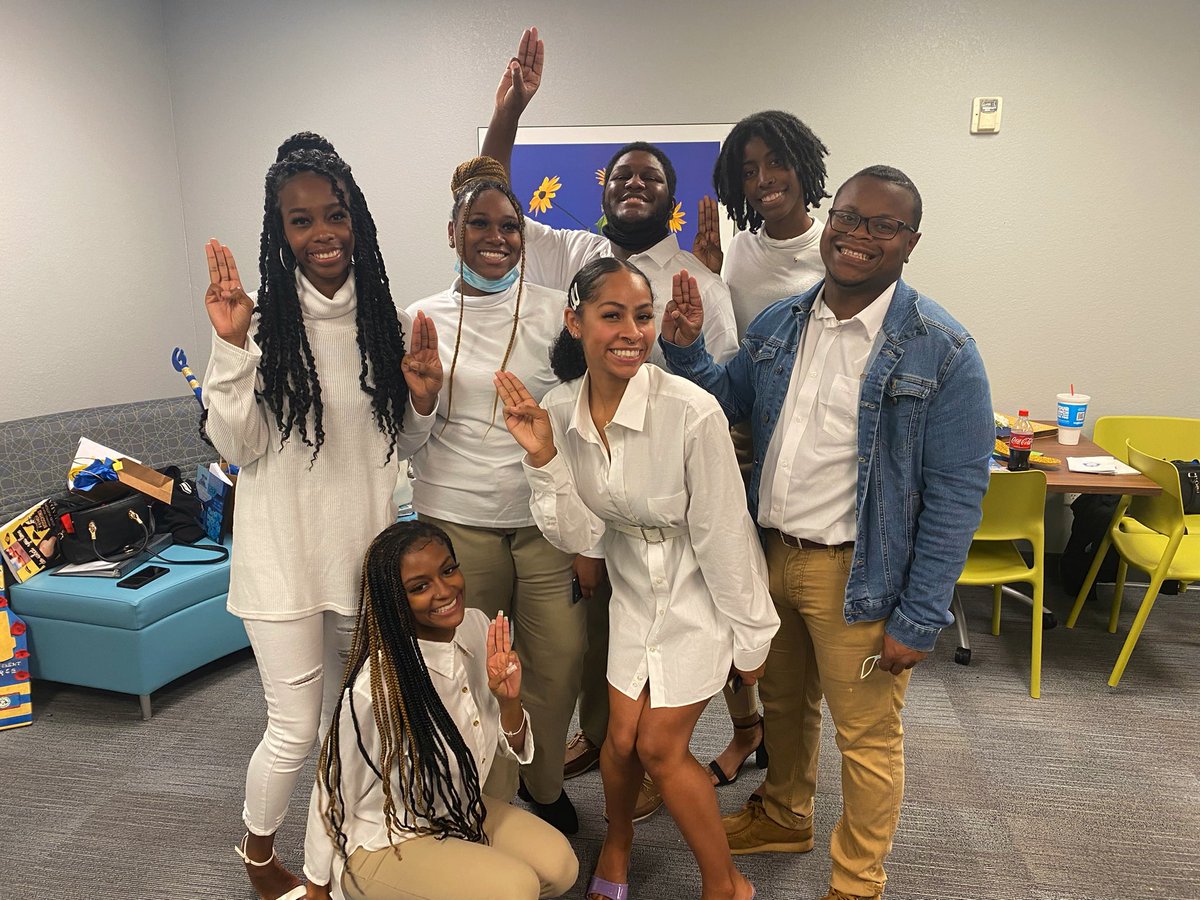 We would like to congratulate our Fall ‘21 initiates into the Sigma Iota chapter of ΑΦΩ National Service Fraternity! Please help us congratulate!! #LFS #MWAB