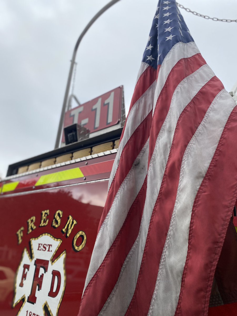 FresnoFire's tweet photo. On this and every Veterans Day, Fresno Fire honors all of the men and women who have risked everything to serve our country. Thank you all for your service. #VeteransDay 🇺🇸 https://t.co/254nx1vFei