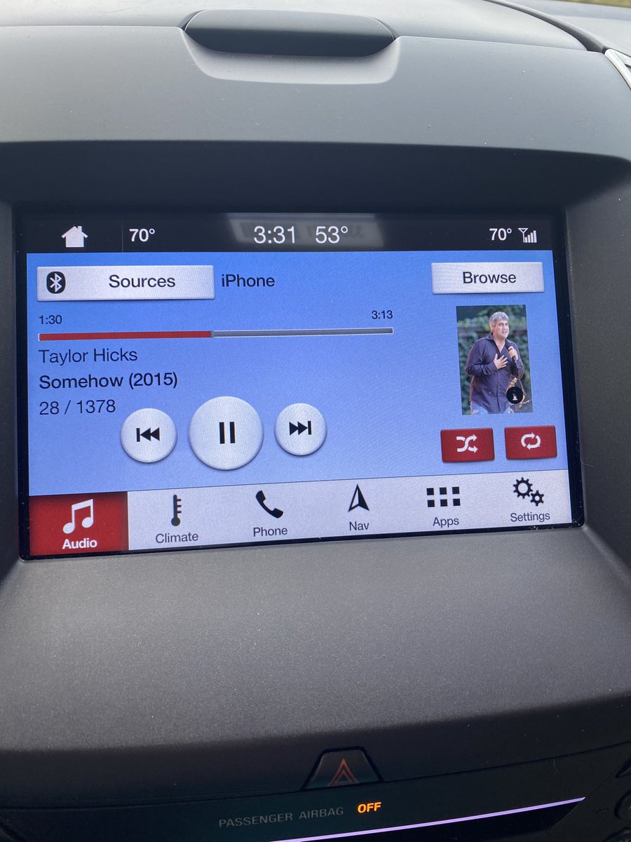 lorilynn830's tweet photo. Nothing better than a rainy day road trip @TaylorHicks jam sesh to make the day better and brighter 😍🤗🎶 https://t.co/tzUL6AY2Gy