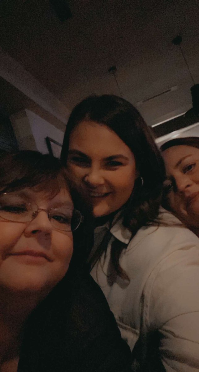 miagiambo's tweet photo. This time last week me and @lifeastrin got our first semi decent selfie in 4 years https://t.co/43cvfDRBmi