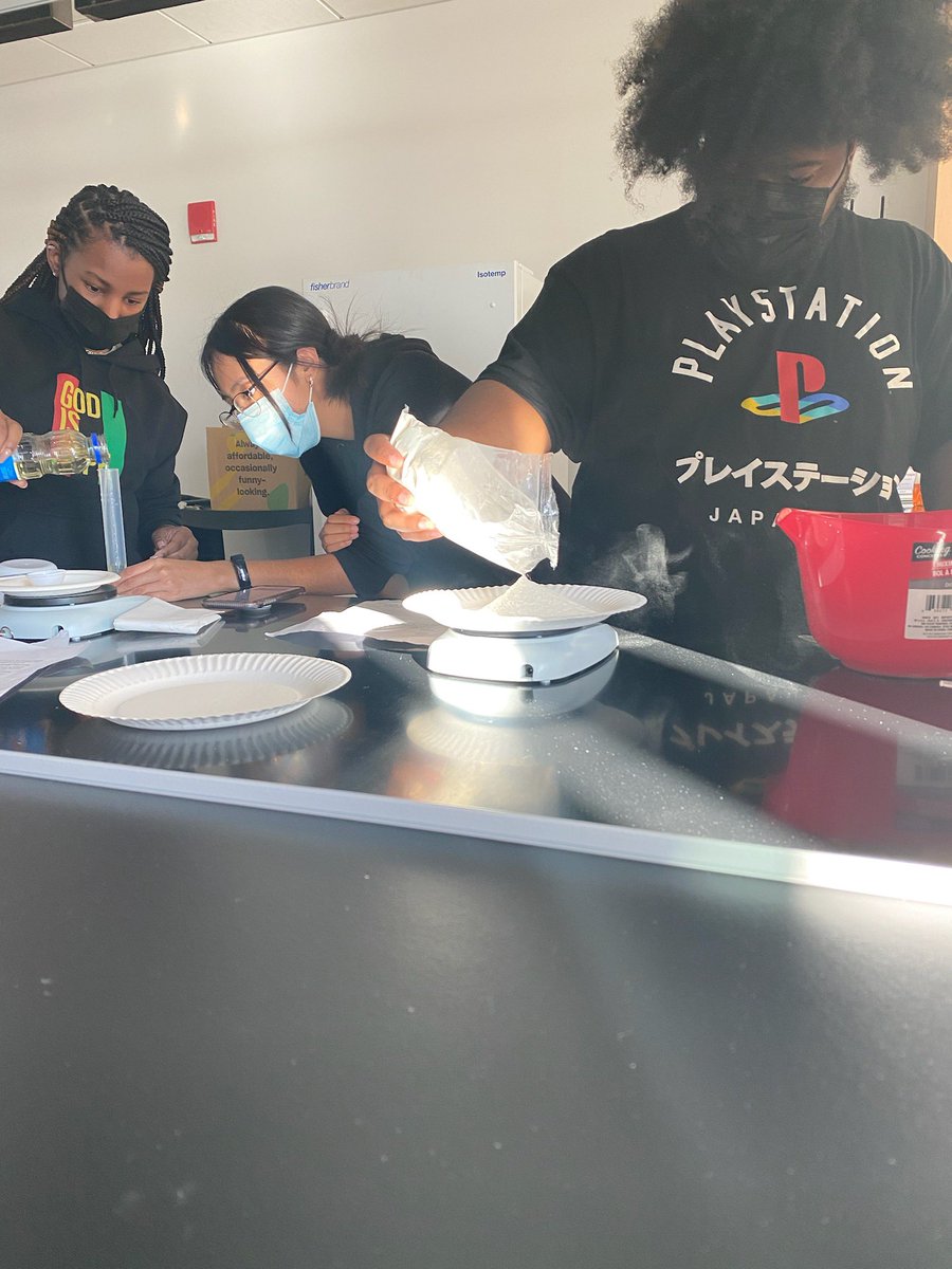 WssuBiology's tweet photo. @WSSUBiology taking undergraduate research to another level…biochemistry of pancakes #WSSU #bethenext #UnleashTheGenius #researchrams #STEM @CURinAction https://t.co/TpyEpHlEZ8