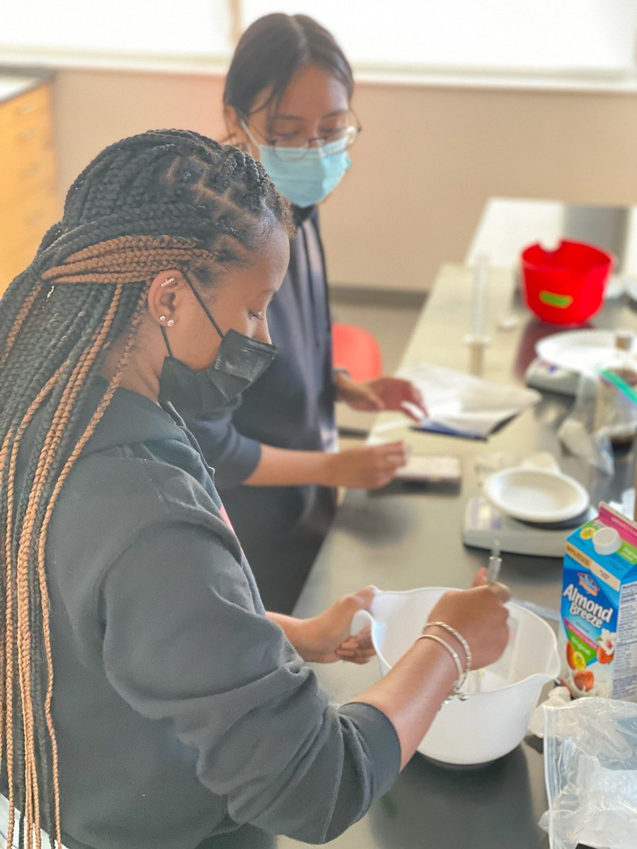 WssuBiology's tweet photo. @WSSUBiology taking undergraduate research to another level…biochemistry of pancakes #WSSU #bethenext #UnleashTheGenius #researchrams #STEM @CURinAction https://t.co/TpyEpHlEZ8