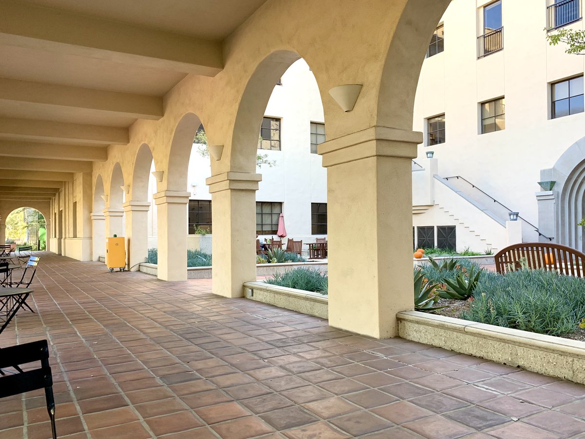 carolchin2020's tweet image. Today’s #outdooroffice #campuslife #architecturestudy #ccinpasadena