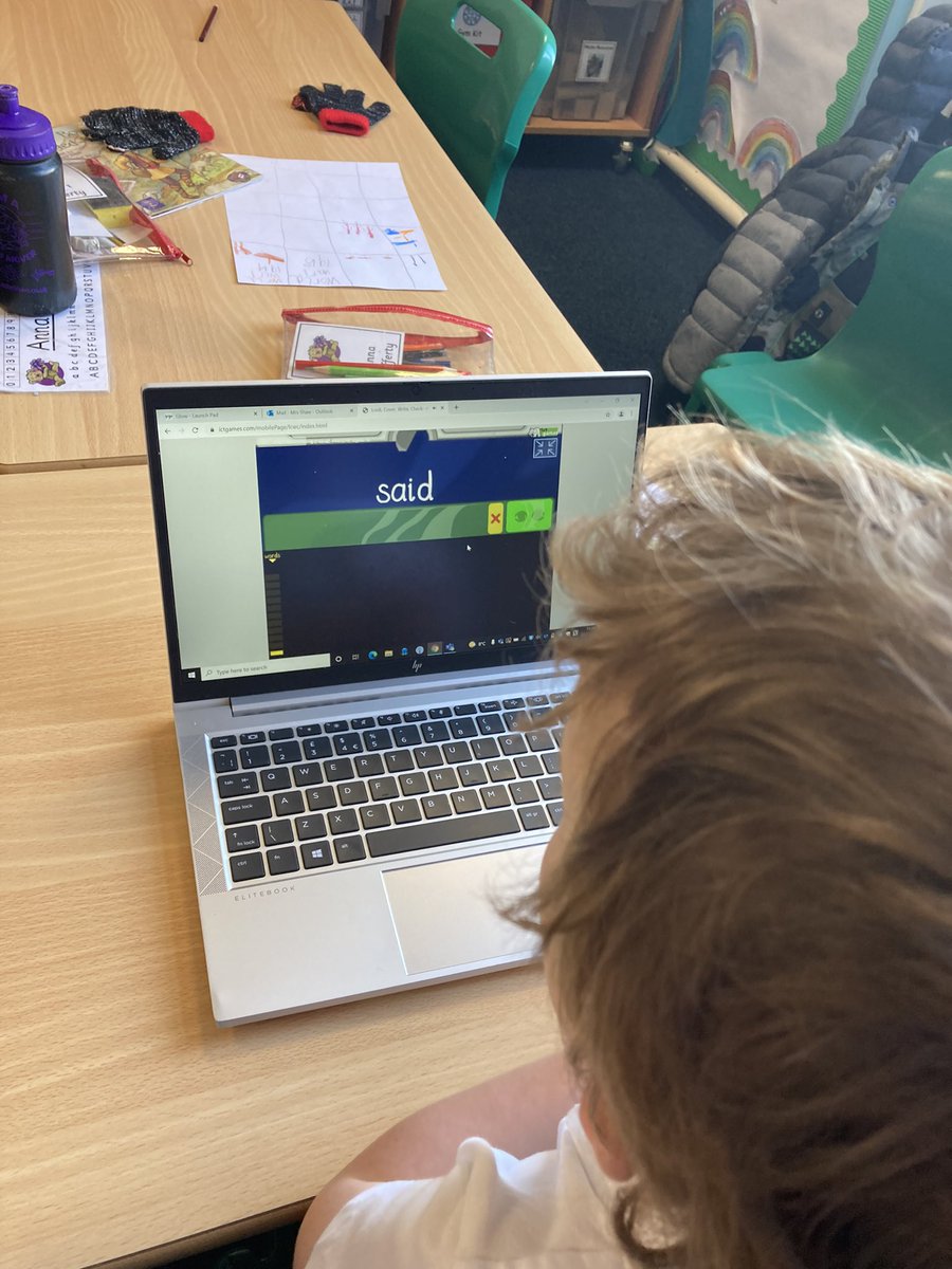 LcscP2a's tweet photo. Today we combined our ICT skills with our spelling practise! #digitalliteracy #ictskills #spellingfun https://t.co/HWgfIjSktr