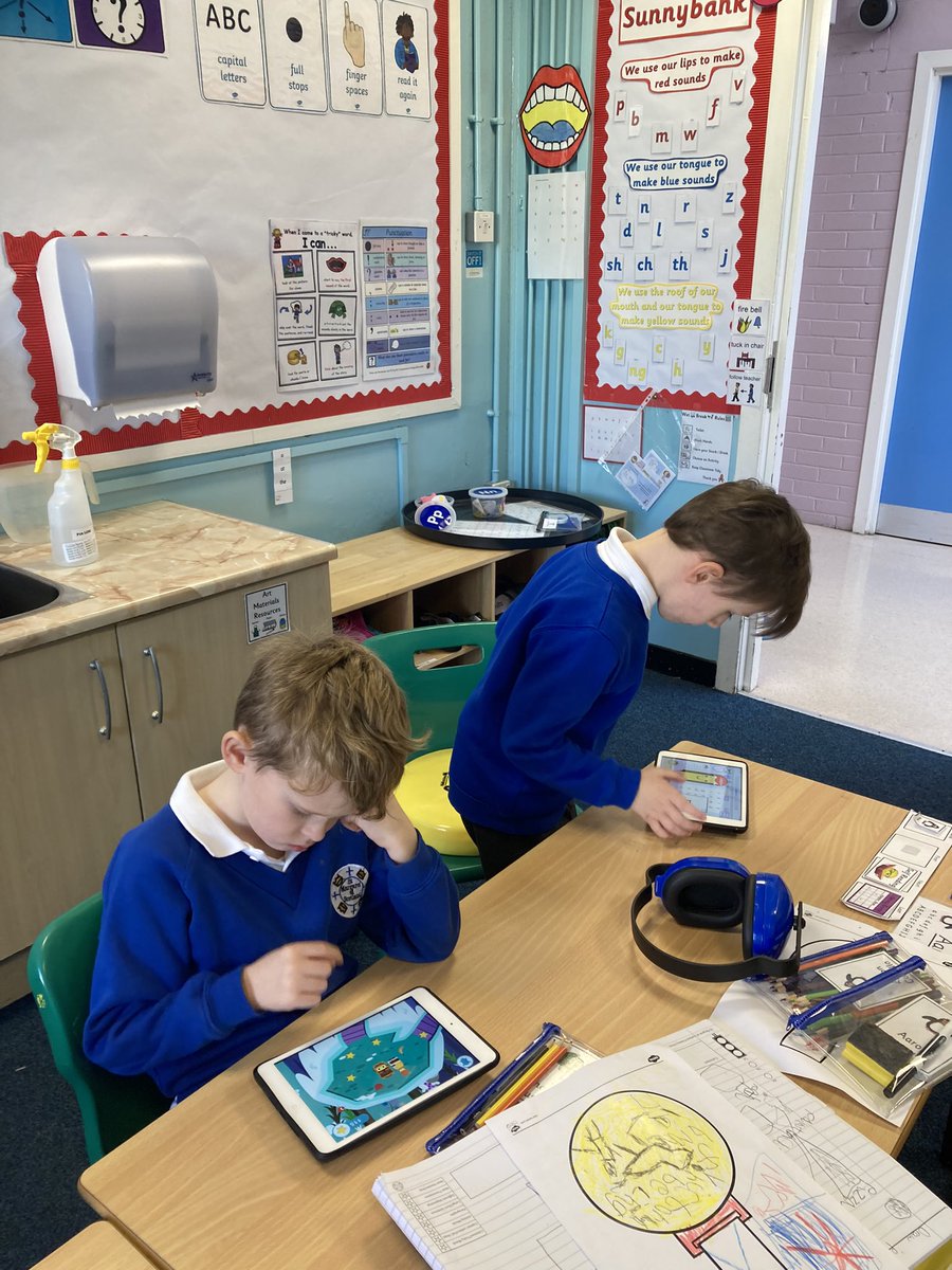 LcscP2a's tweet photo. Today we combined our ICT skills with our spelling practise! #digitalliteracy #ictskills #spellingfun https://t.co/HWgfIjSktr
