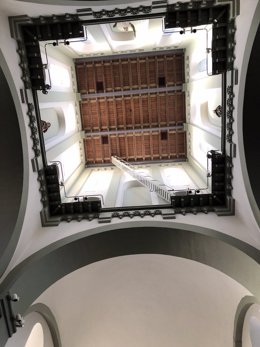 COostwegel's tweet photo. #Heerlen Middeleeuwse #Pancratiuskerk en Gevangentoren/Schelmentoren https://t.co/irnViRCObn