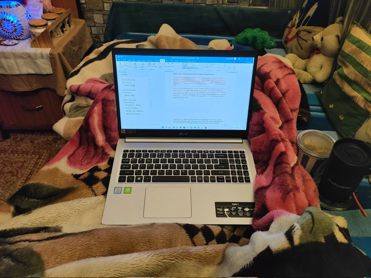 mousumisink's tweet photo. Winter nights with challenging projects...
Thankfully, my workplace is cosy enough to keep me engaged with work even in the chilled nights without letting me think of my bedroom ✍️🤩
#myfavouritespace
#aneditoratwork https://t.co/pQr3iirCNt