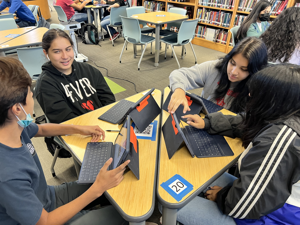 hshpilc's tweet photo. Learning in the Library (ILC)! Phoenix learned to annotate and create PDFs, explore Markup tools organize their Files app, & embed pictures using @MicrosoftEDU Word. @AppleEDU @CanvasLMS #HCISDedtech #LibrariesTransformTX https://t.co/Z1Z6bNKymX