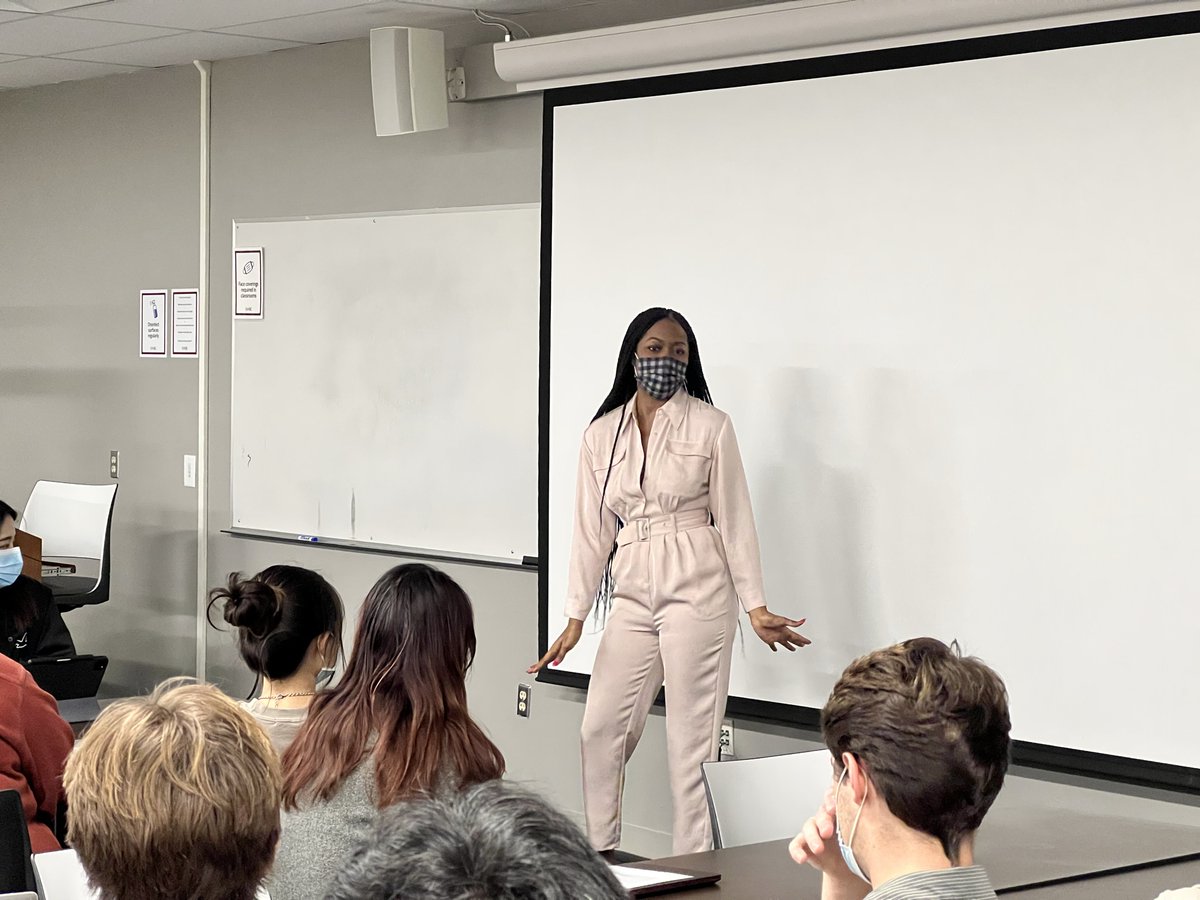 UofSC_HRSM's tweet photo. Thanks to @biancachardei for sharing her insights on social media and communications with Prof. Rich Harrill's Travel and Destination Management class today! #UofSC #leaders #tourism https://t.co/PgFwYFOwcB