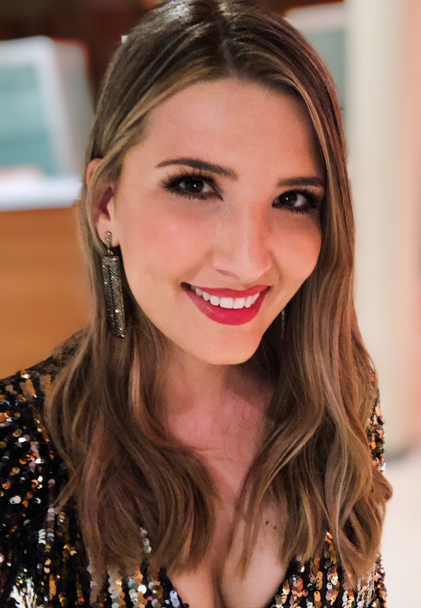 AshRoseMusic's tweet photo. ✨ thursday glam session ✨

Feeling grateful for all the love this week. Thanks to all those who helped support the release of “Last Goodbye”, which now has over 1000 #Spotify streams. 

Give me a follow over there for more #newmusic releases! Link in profile. #glamorous https://t.co/chz9bq4qhP