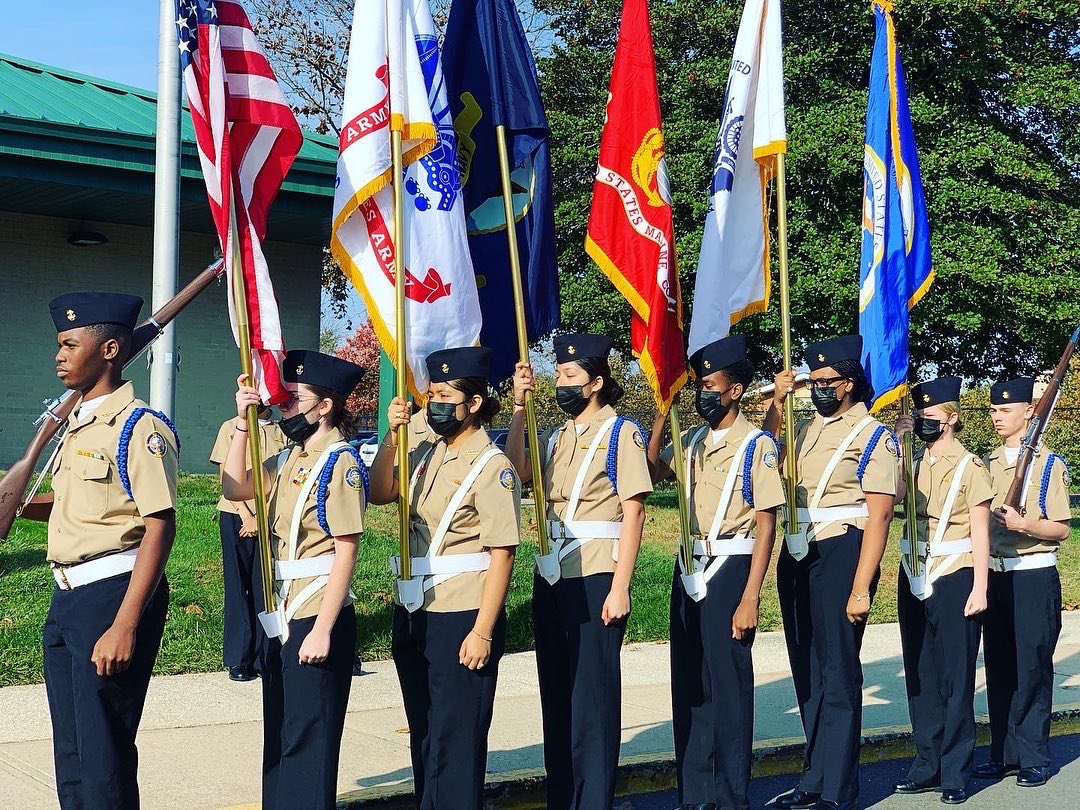 NeptuneGGrove's tweet photo. We don’t know them all, but we owe them all. With respect, honor and gratitude, Thank you. Thank you @neptune_njrotc for coming to our program today! 🇺🇸 #veteransday #usairforce #usarmy #usmarines #usnavy #uscoastguard #usarmedforces  @NeptuneSchools @TamiCrader @mgristina https://t.co/KXJLjMAEA4