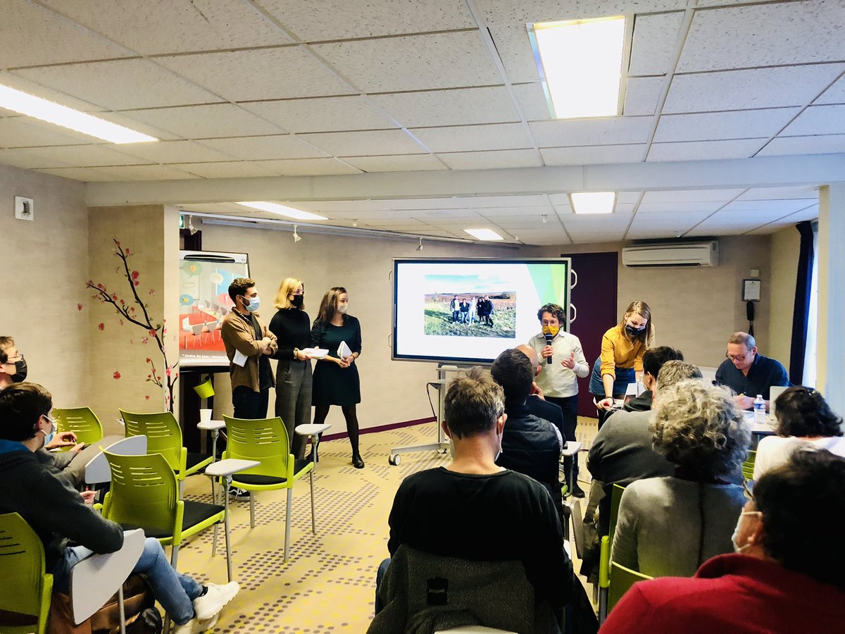 MsPpse's tweet photo. Le 10/11/21 présentation à #Tours par la promotion #MSPPSE2021 de leurs travaux sur la mise en œuvre de la #TransitionEcologique et de l’adaptation au #CC en Indre et Loire @Prefet37 #ddt37 @SIEIL37 @CD37_touraine @PNRLAT @NoiseAPT @C_AgroParisTech @ToursMetropole @VLangeais https://t.co/96OXS4lvHO