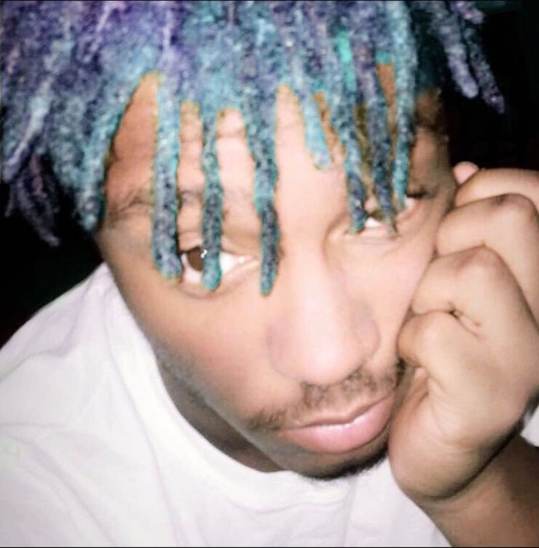 swissWRLD's tweet photo. Blue Hair Juice could take my girl for free🥰 https://t.co/A421i6L8aF