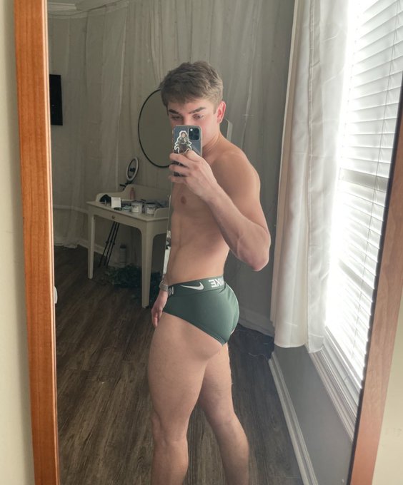 such a pretty green https://t.co/FEPEoUFJch