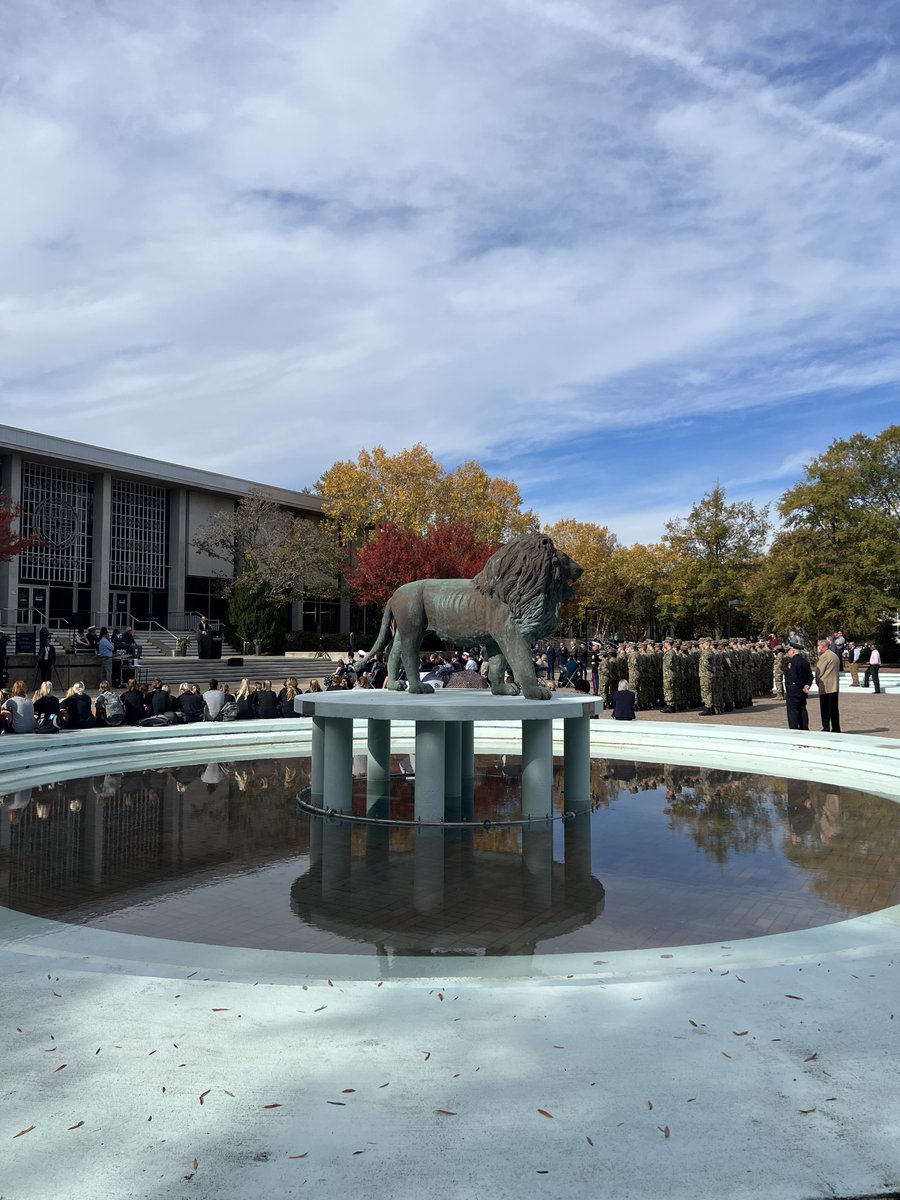 ODUArtsLetters's tweet photo. On this Veteran's Day, we thank all who have served. 

#odu #oduAL https://t.co/sfGQqbQMxB