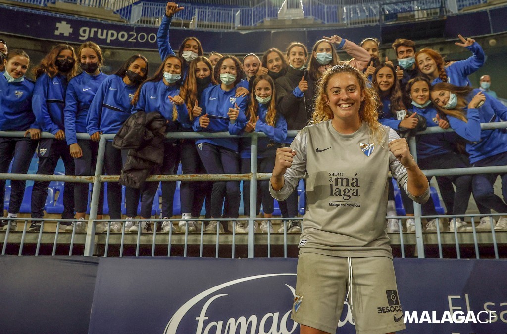MalagaCFemenino's tweet photo. MCFFNews| 🗣 María Arrabal: "Les dije a mis compañeras que ganábamos por penaltis"

➡ https://t.co/ozSnnqsEVL

#MálagaZaragoza⚽ #CopaDeLaReina🏆 https://t.co/WX0c6pWsm7