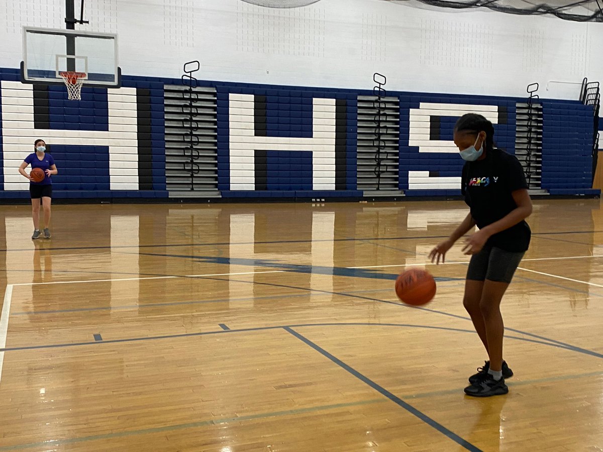 StreaksSports's tweet photo. Sophomore Zaniya Richardson is trying out for the girls JV basketball team. “I am looking forward to being the winning team. Basketball requires skill. I like taking on new challenges and learning new skills,” Richardson said. #hhsmediass3 #bluestreakpride https://t.co/vkbkf0tbac