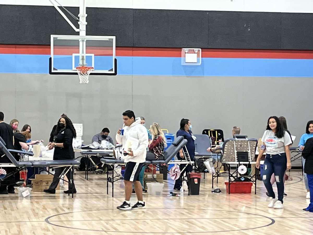 SouthsideDECA's tweet photo. Thanks to everyone who volunteered to organize, work, or give blood at the Blood Drive!🩸Your gift could save a life! #bemoremaverick #communityservice #DECAmonth https://t.co/fewA3imERx