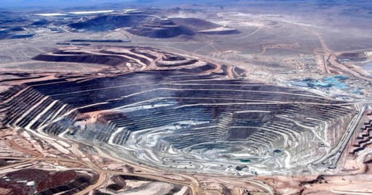 GasBuddyGuy's tweet image. Somehow, one of these is frowned upon (tar sands), but the other three- cobalt, nickel and lithium mines (necessary for EV batteries) are &quot;green&quot;? 🤔