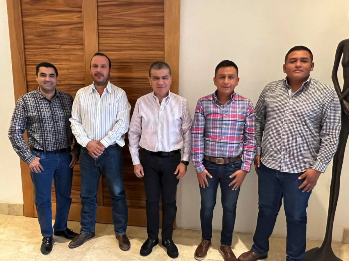mrikelme's tweet image. Terminando reunión de trabajo con los alcaldes electos de #SanPedro, #Parras, #Matamoros y #Viesca. Llegamos a buenos acuerdos con el objetivo de fortalecer la obra pública y la seguridad en sus municipios.