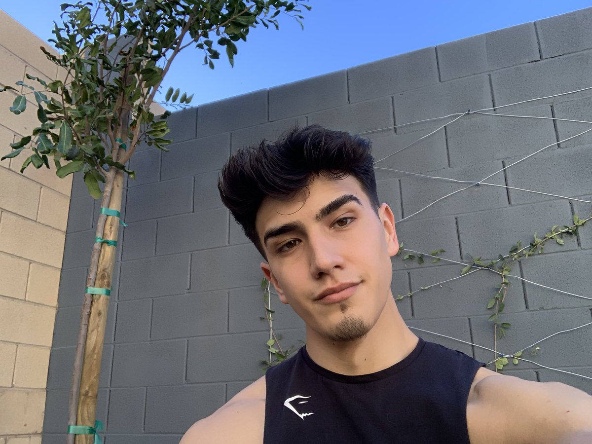 adxmcito's tweet photo. Baking in the backyard 😮‍💨 https://t.co/871ArkE5nu