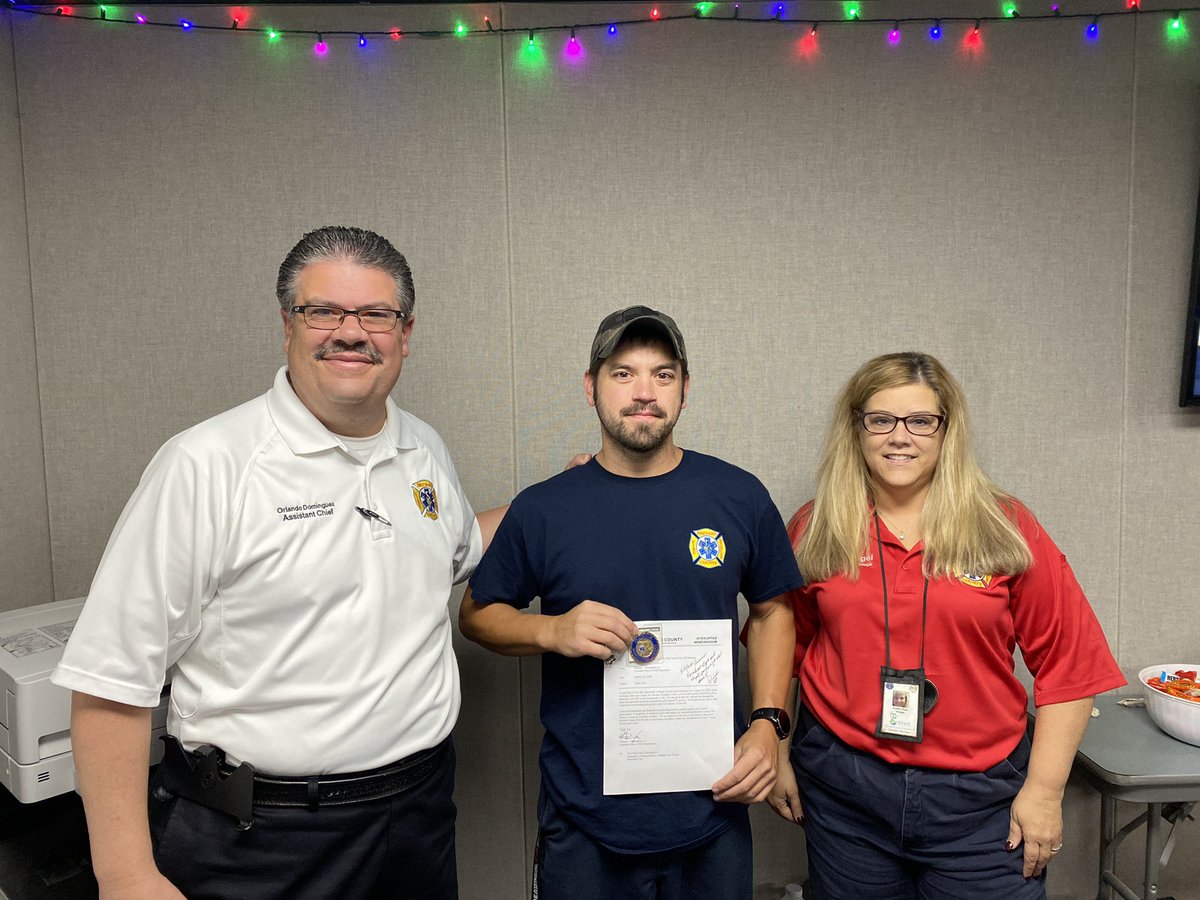 EMSOfficer's tweet image. Best part of day, thanking our personnel for the great work they do everyday. A BIG Thank YOU goes to 911 Dispatcher Hammer for executing the No, No, Go to perfection prior to EMS arrival. The victim survived the SCA &amp;amp; was discharged Neuro intact. Well done!
#HPCPR #CrushingSCA