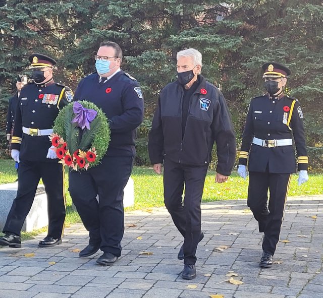 Fier d’être avec <a href="/Urgences_sante/">Urgences-santé</a> ce Journée de Souvenir. Merci <a href="/ville/">Ethan Villeneuve</a> de Côté Saint Luc