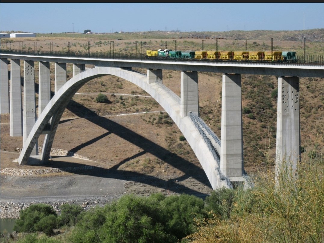 A_Leal_G's tweet photo. Ingeniería Española.

Para los que aún tengáis mínimas dudas.

 Aquí tenéis sobre el Viaducto, récord del mundo, ferroviario de hormigón en longitud de arco, pruebas de carga estaticas y dinámicas previas a la puesta en servicio.

Resultado: Apto. https://t.co/vj5DRKu7Ax
