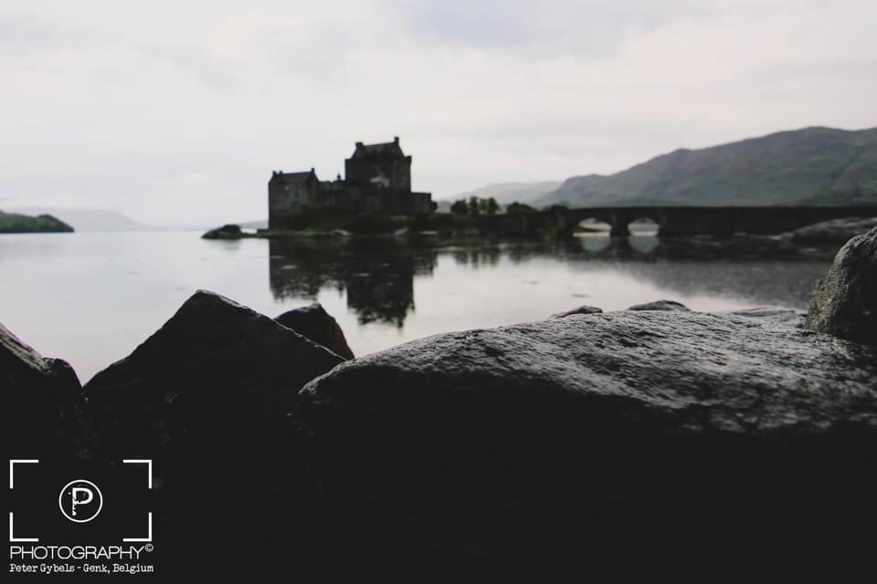 GybelsPeter's tweet photo. "We are the dead... Short days ago, we lived, felt dawn, saw sunsets glow, loved and were loved... and now we lie in flanders fields."
#lestweforget #remembranceday #inflandersfields #johnmccrae #memorial #eileandonancastle #highlands #commandomemorial #lochaber #scotland https://t.co/TNkS2cMO5c
