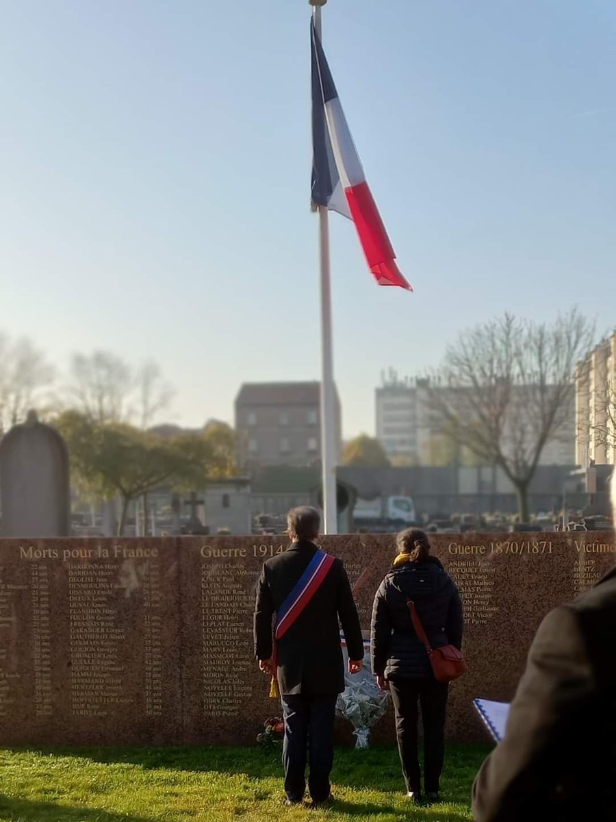 joaquimtimoteo's tweet photo. 11 novembre : #Montrouge se souvient et rend hommage à tous les soldats morts au combat lors de la "sale guerre".
Un travail de mémoire utile pour une culture de paix entre les peuples 🙏 https://t.co/uAUO8FEzya