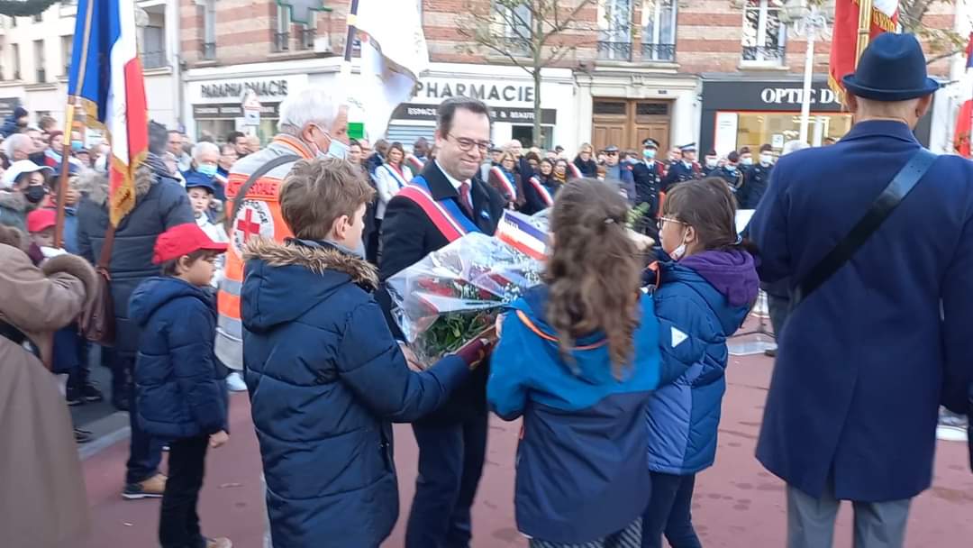 joaquimtimoteo's tweet photo. 11 novembre : #Montrouge se souvient et rend hommage à tous les soldats morts au combat lors de la "sale guerre".
Un travail de mémoire utile pour une culture de paix entre les peuples 🙏 https://t.co/uAUO8FEzya