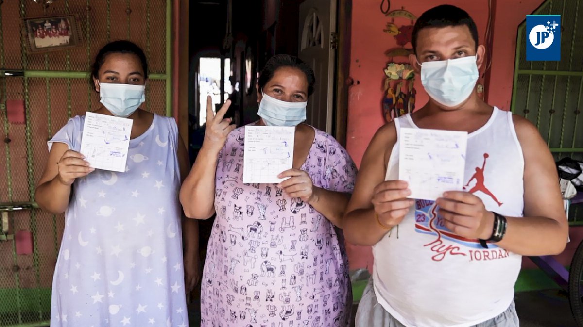 jpmasespanol's tweet photo. Nicaragua inició a desarrollar casa a casa su Programa de Vacunación Voluntaria y Gratuita contra la COVID-19. Este proceso se suma a los  2,519 puntos de vacunación, ferias de salud y al programa Mi Hospital en Mi comunidad que ha habilitado la nación centroamericana. https://t.co/qZLGBBFnUz