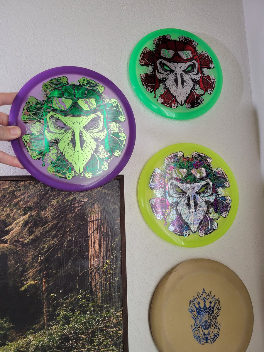 crytpodiscgolf's tweet photo. Discgolf United packages are starting to be my favorite thing! These new squadron Champion Roc3's are seriously the sickness! I'm in ๐ฅฐ! #innova #discgolfunited #roc3 #chainburgers #addiction #cryptoburgers #bitcoin #cryptocurrency #discgolf https://t.co/H0Aw1pr66w