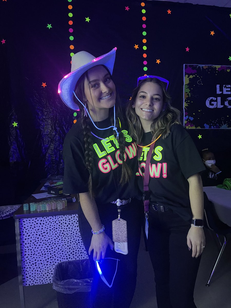 MsTigheLHS's tweet photo. Got to experience my first Glow Day in 4th grade today at @SharonElemS &amp; got to see one of my Teaching as a Profession students teach in the dark! Such a fun morning! ✨💕@LambertHS https://t.co/2Xuh01KbTM