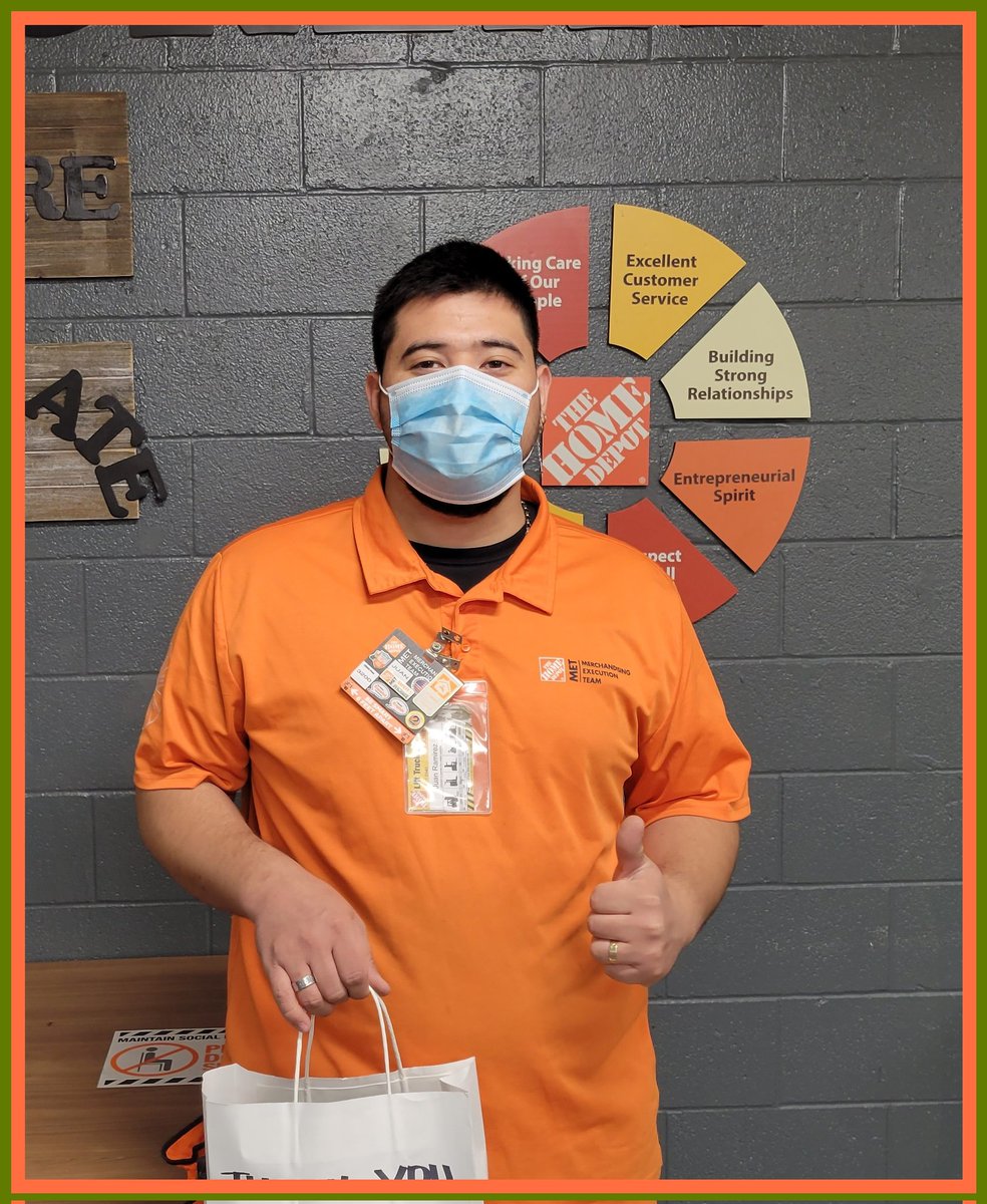 Recognizing Juan for his honorable services for our country. Thank you Juan. Happy Veterans Day 🇺🇸 
#ThankYouForYourService #VeteransDay2021 #METappreciationweek21
<a href="/Fred_asj/">Fred Silva</a> <a href="/Ivan_Quintero_/">Ivan Quintero</a> <a href="/Maritza70127474/">Maritza Perez</a> <a href="/THDRoxSalinas/">Roxie Salinas</a> <a href="/draku0927/">Ruben Rodriguez</a>