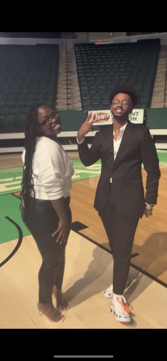 UNTPBSO's tweet photo. YELL LIKE HELL! was a HUGE SUCCESS🎊
Big shout out to our hard-woking ambassadors👏🏽
We would also like to thank all the Orgs, Resident Halls, & Greek who participated and thank everyone for coming out to enjoy the show! 💃🏽🕺🏽
#PROGRESSIVE 📈 #TheHomeTeam 🏡 #yelllikehell2021 https://t.co/KNziBwotwZ