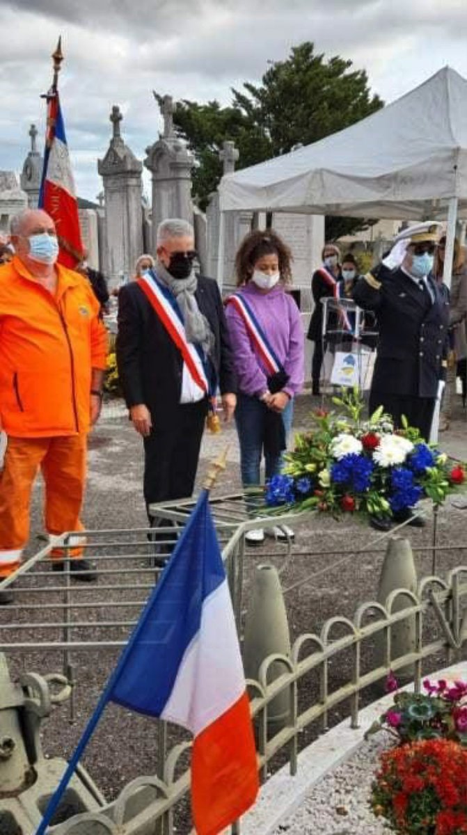 "Commémoration de la victoire et de la paix".    Rendre hommage à tous les "morts pour la France" des conflits anciens ou actuels.