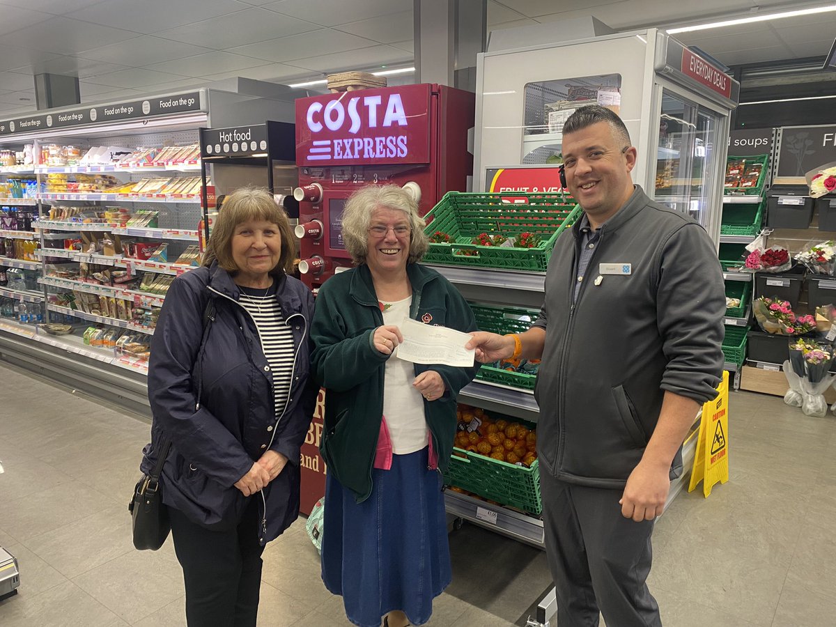 Millie 💙 tweet media