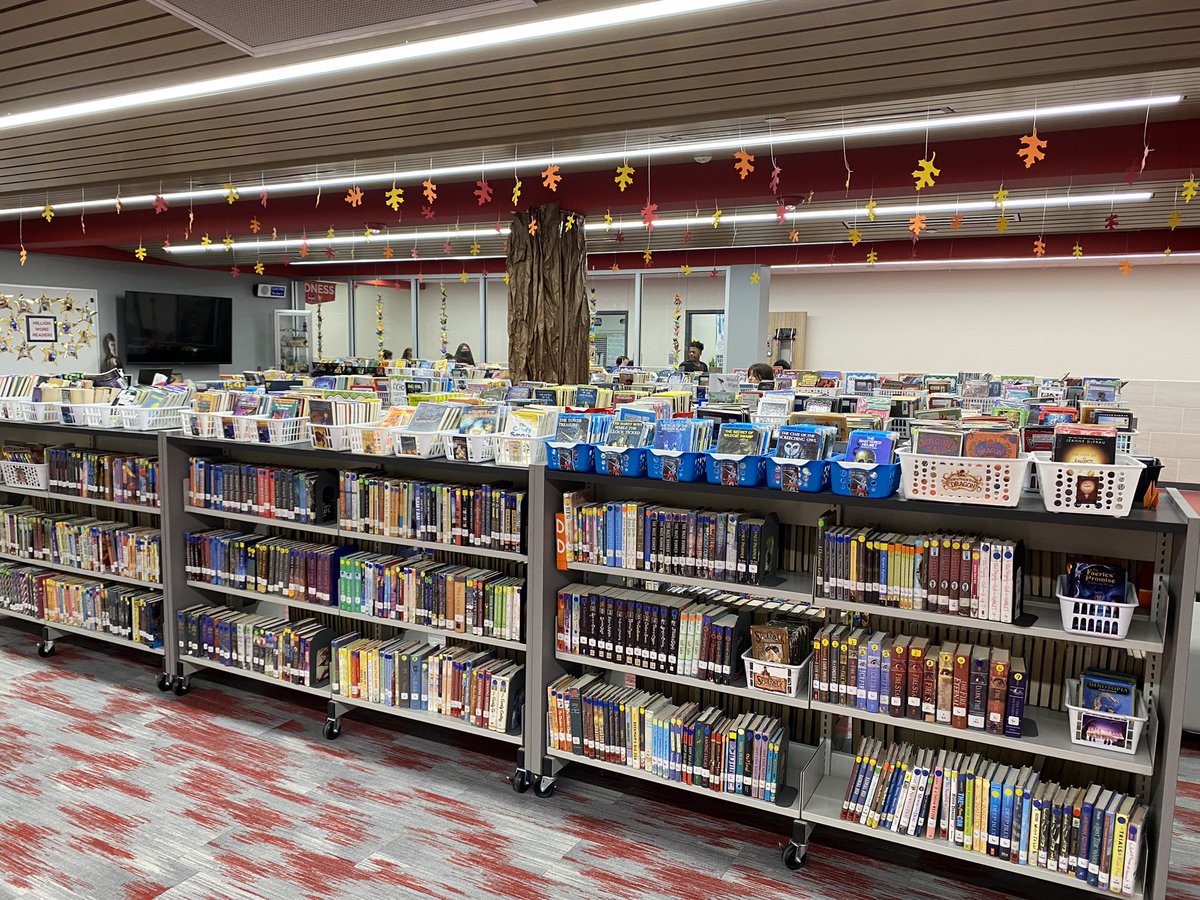 WGILibrarian's tweet photo. Thankful leaves in the library! Students showed gratitude by writing down someone or something they are thankful for on each leaf 🍂 @woodgatemisd #WGIlibrary #CharacterStrong #gratitude https://t.co/jbV2MESrcN