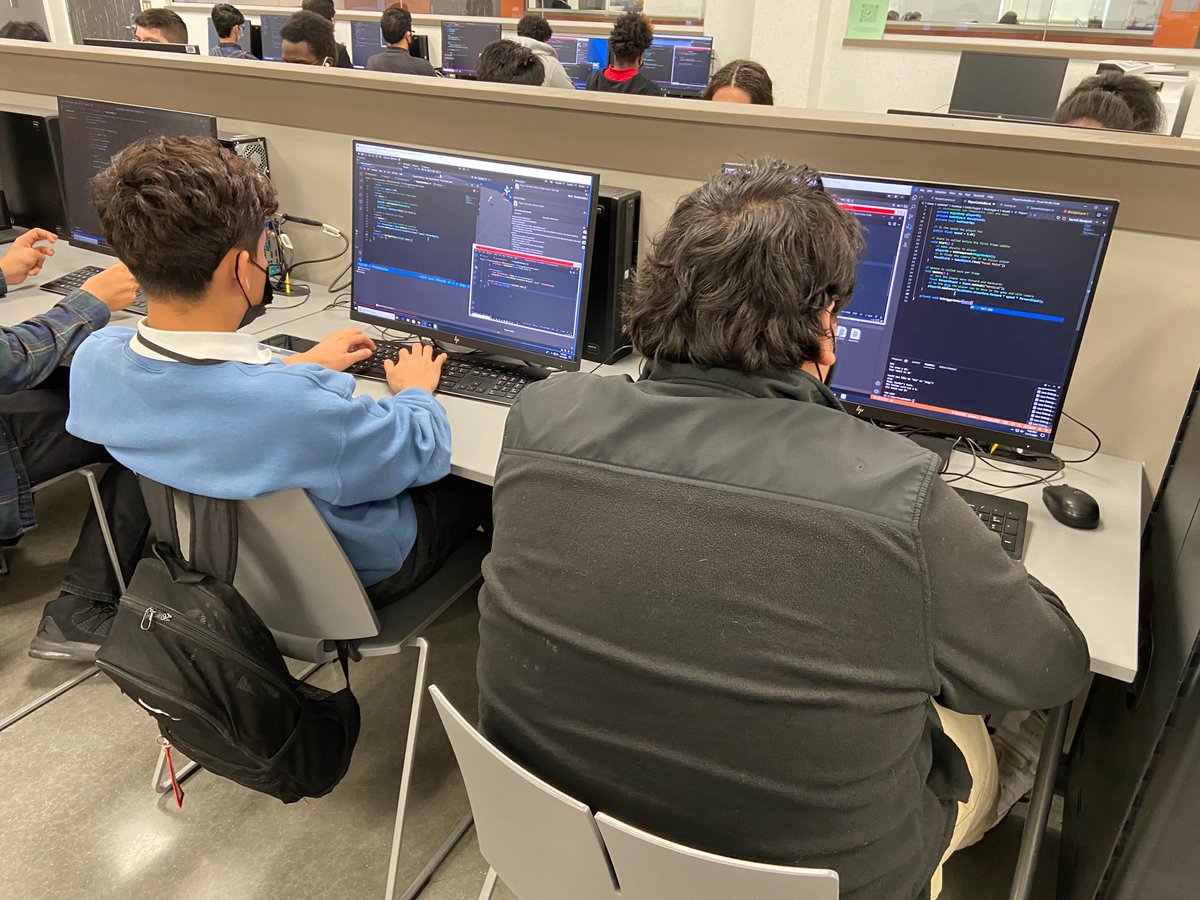 StephenHeady's tweet photo. Blanson students are really lucky to learn coding.  They have great opportunities down the road for them.@BlansonCTEHS @BugSlayer_ https://t.co/tJ70qymjaJ