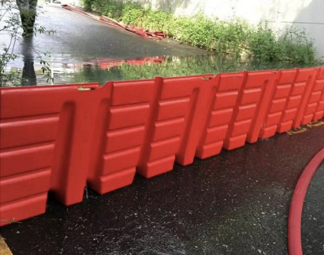 Garrisonflood's tweet photo. Hold back water and prevent flooding of basements, underpasses, garages and more, using Mayim Barriers. #flooding #waterbarrier #floodbarrier #floodcontol #floodwall https://t.co/arZrfd5mff