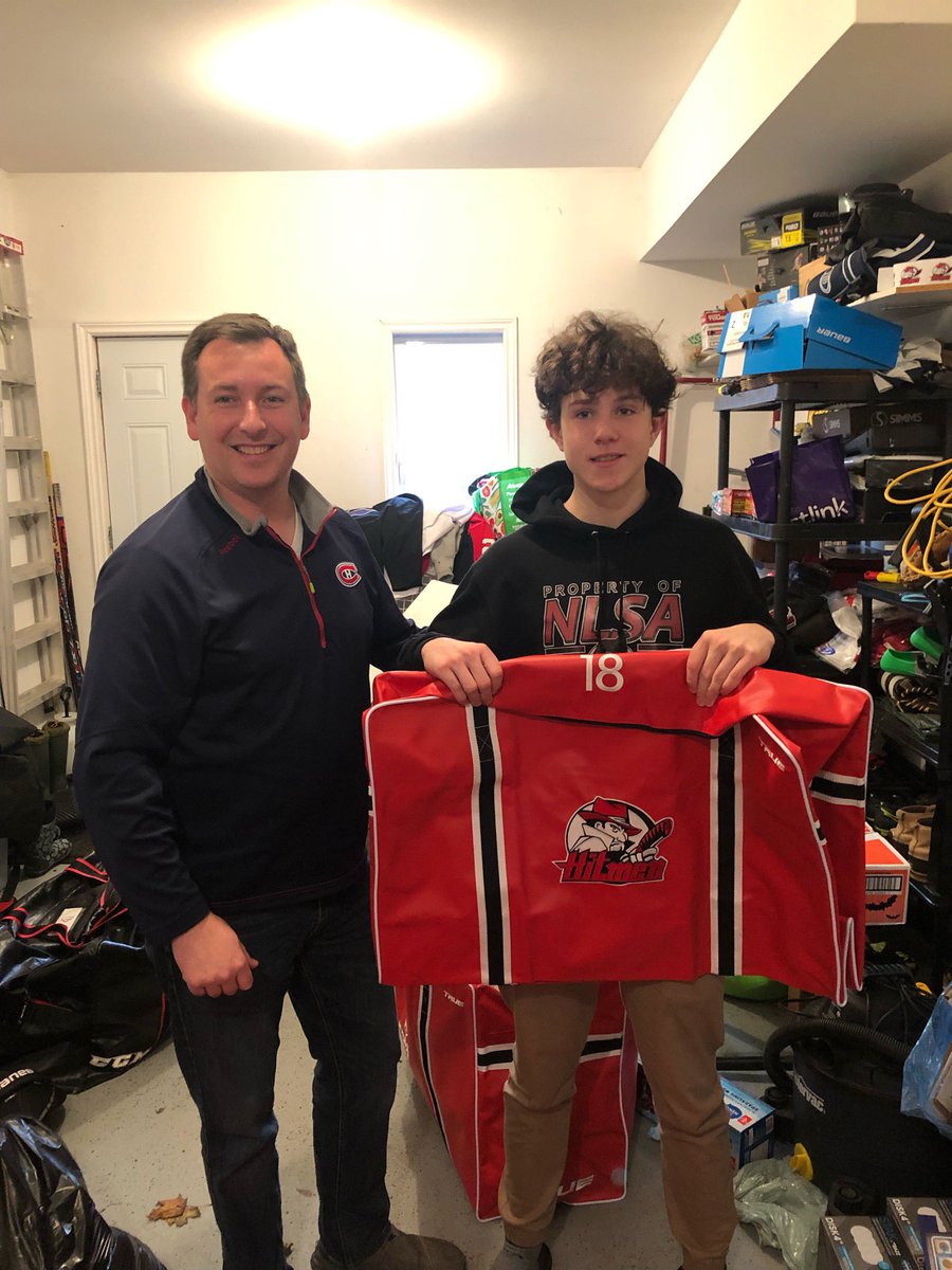 STJHitmenU15's tweet photo. Our team leadership is now set with Captain Ryan Dawe and Assistant Captains Noah Boland, Elliot Wright and Ben O’Brien. “BOB” also finally got himself a reasonable hockey bag today. The old one was a miserable blue colour. 😜 #hitmenstrong https://t.co/QlFQKAFWDP
