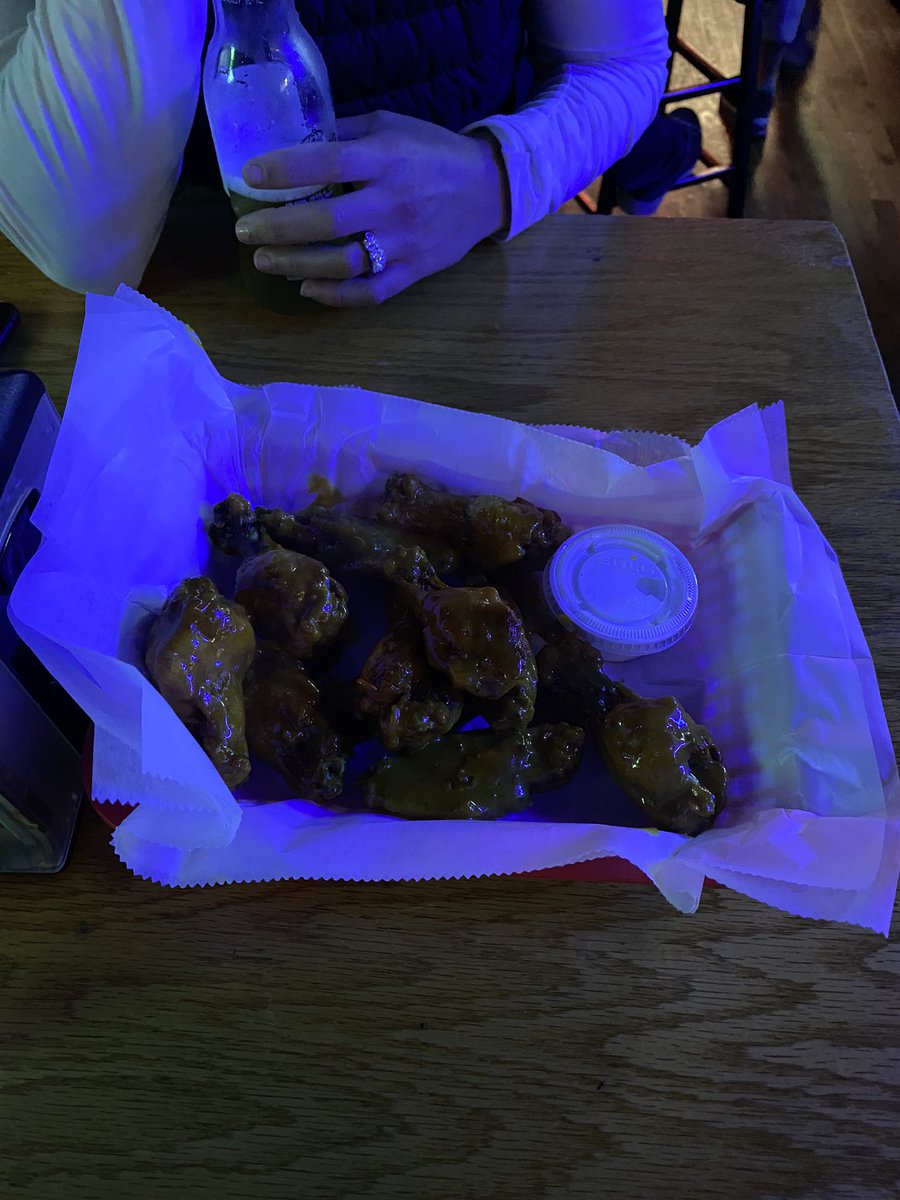 ziwonaz's tweet photo. Kerry’s style wings with the wife. It spreads @JonRothstein https://t.co/Y2yKgGgHF9