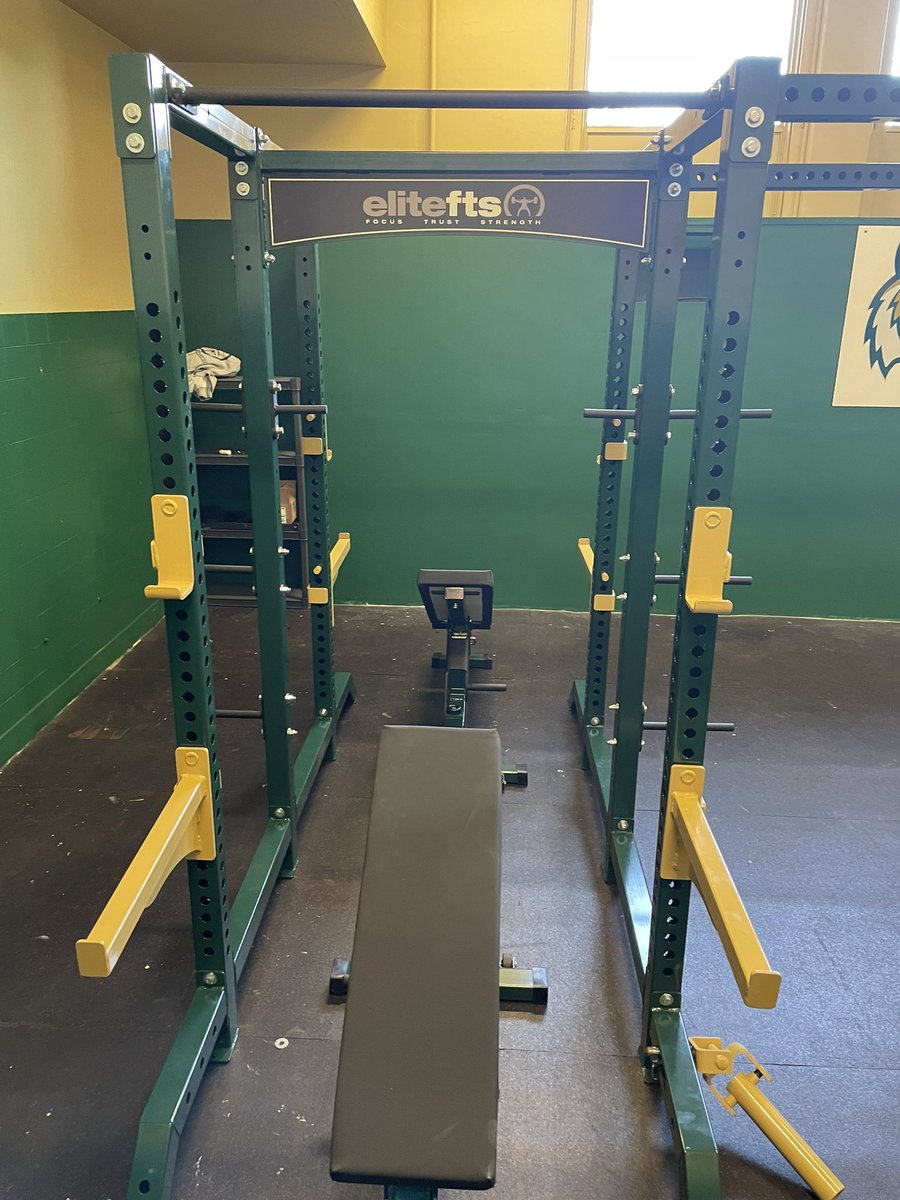 NateHarvey2600's tweet photo. Huge thank you to @mweiser89 and the Bishop Timon Tigers for choosing @elitefts for their weight room build!!! Keep an eye on this program the next couple of years! Big things coming!! #thisiscoachinggnotaGDfratparty #weouthere #truthoverhype #love #peace #blessed https://t.co/tN9nSejBrZ