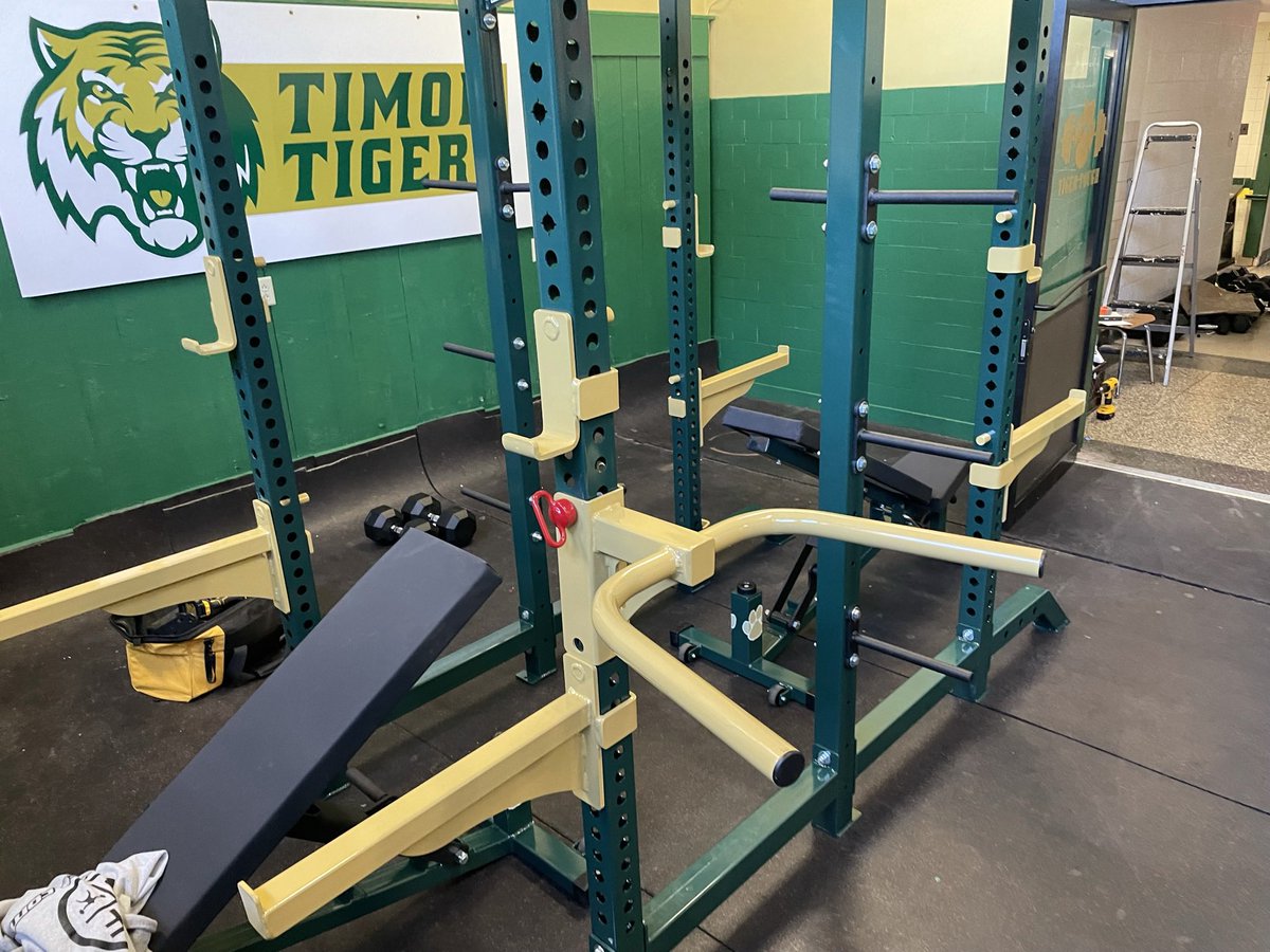 NateHarvey2600's tweet photo. Huge thank you to @mweiser89 and the Bishop Timon Tigers for choosing @elitefts for their weight room build!!! Keep an eye on this program the next couple of years! Big things coming!! #thisiscoachinggnotaGDfratparty #weouthere #truthoverhype #love #peace #blessed https://t.co/tN9nSejBrZ