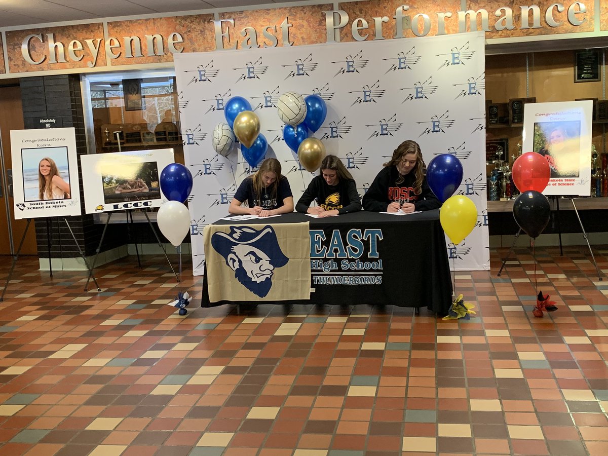 rmunoz307's tweet photo. Cheyenne East’s Kiera Walsh (South Dakota School of Mines volleyball), Kiara Kershaw (@LCCCwSoccer) and Darcy Jardine (North Dakota State College of Science basketball) inking with their respective schools today. #wyosports https://t.co/mHtAAcKBYd